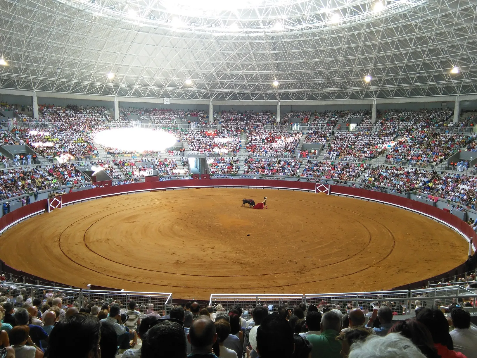 El Coliseum cierra el telón durante mes y medio