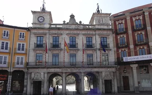 Ayuntamiento y sindicatos acuerdan devolver un día de asuntos propios