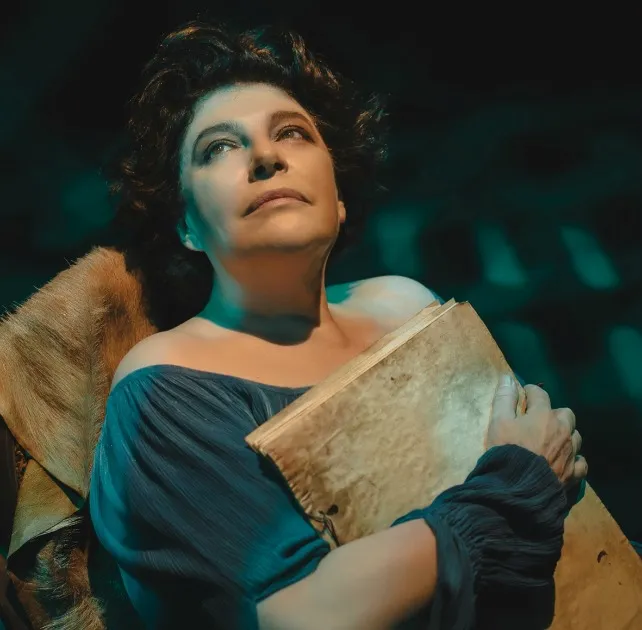 Charo López es La Celestina