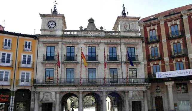 El PSOE pide una política de personal adecuada en el Ayuntamiento