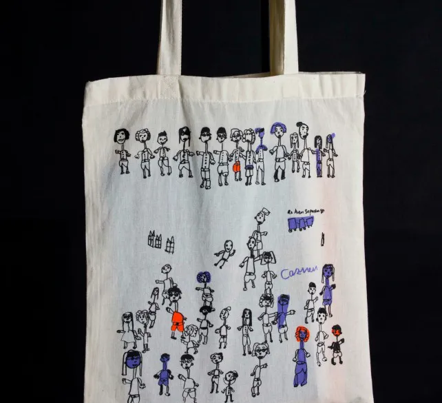 Local Burgos: Berbiquí saca a la venta una colección de bolsos con ilustraciones de sus usuarios