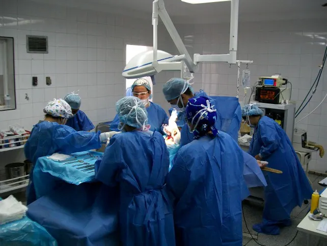 Sanidad Burgos: Realizado con éxito el primer trasplante combinado de hígado y riñón