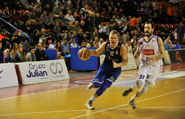 Deportes Burgos: Una prórroga demasiado larga para el Miraflores (74-82)