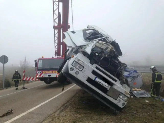 Provincia Burgos: Herido el conductor de un camión al volcar en la autovía A-231 en Las Quintanillas