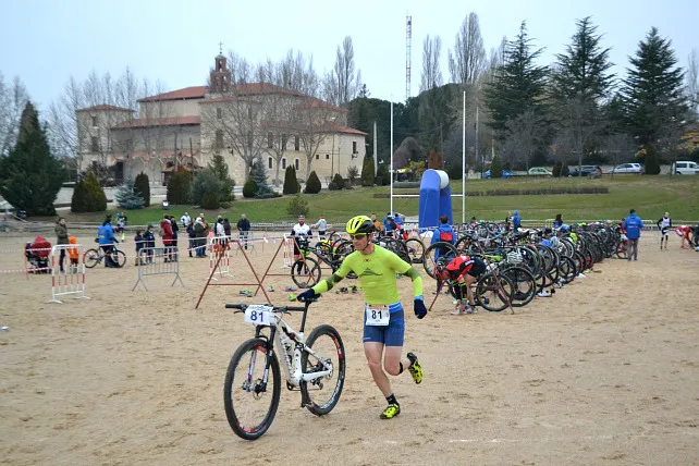 Deportes Burgos: Almagro y Casado estrenan el palmarés de la temporada en Aranda