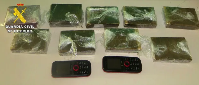 Detenidos 3 hombres en la N-1 transportando 2kg de hachís