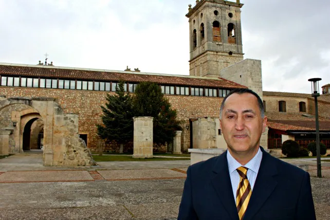 Educación Burgos: Santiago Bello Paredes elegido Decano de la Facultad de Derecho