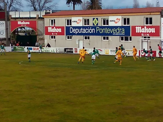 Fútbol Burgos: Victoria del Burgos CF frente al Coruxo (0-2)