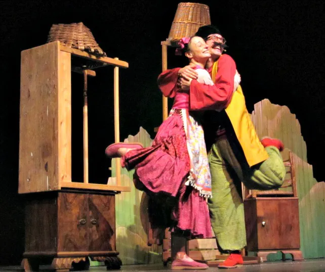 Teatro Mutis presenta La Rebelión de los Caracoles en el Teatro Principal