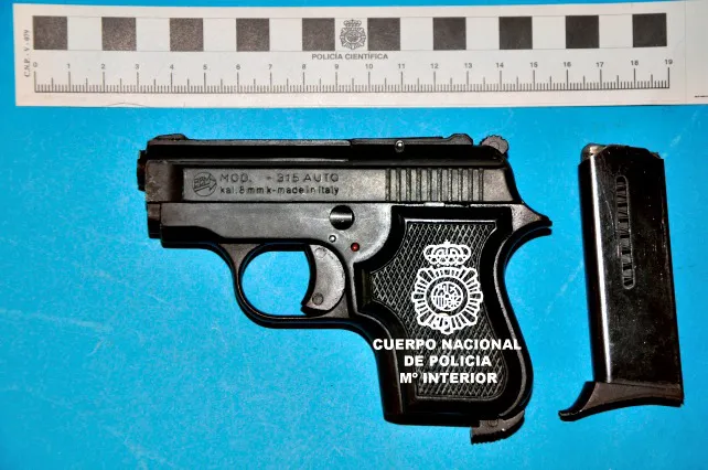 Detenido por amenazar con una pistola