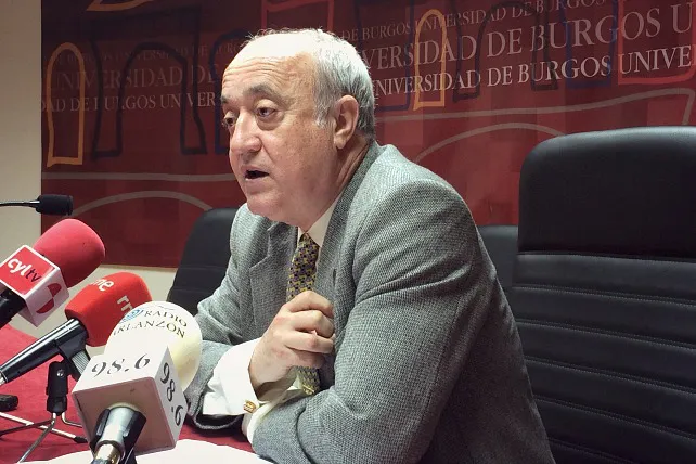 Alfredo Jiménez ya es candidato a rector sin buscar frentismos