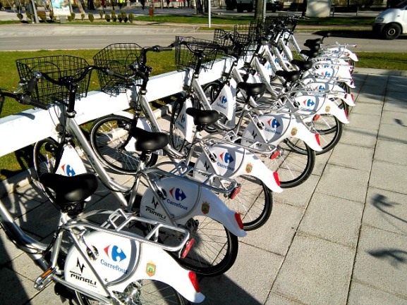 El Ayuntamiento sanciona a la concesionaria de Bicibur por dejar operativas solo 40 de las 150 bicicletas