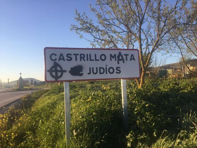 Aparecen pintadas antisemitas en Castrillo Mota de Judíos