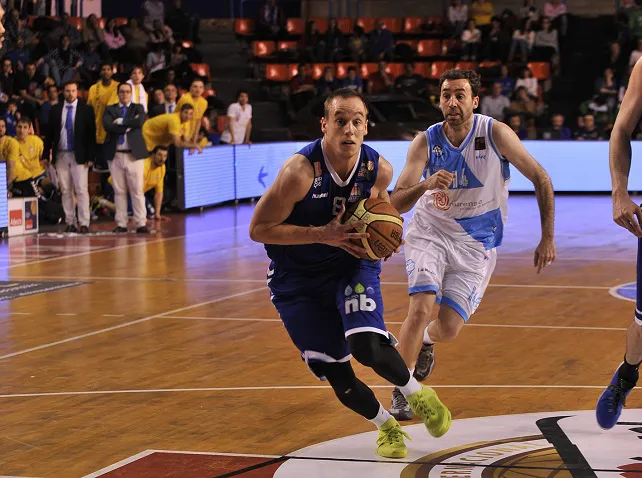 El CB Miraflores se planta en semifinales tras derrotar a Ourense (74-61)