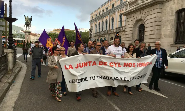 175 personas participan en la manifestación por el desarrollo de Burgos
