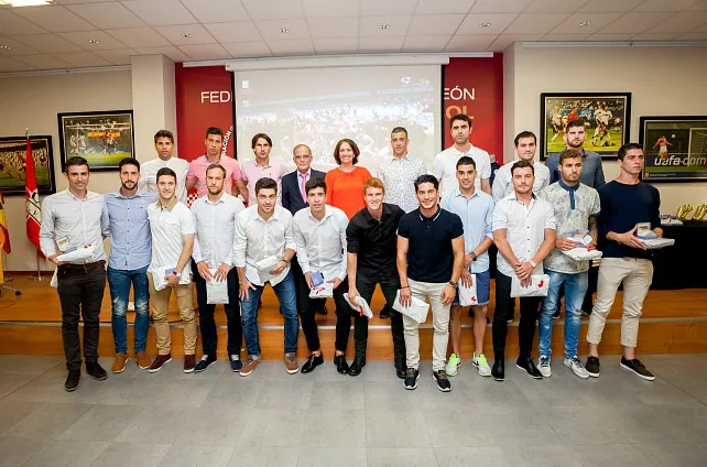 La FCyLF homenajea a los debutantes con la Selección Autonómica