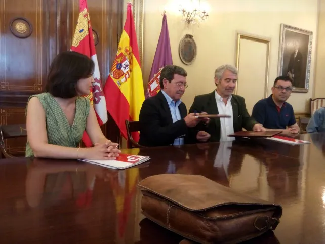La Diputación y Cáritas renuevan el convenio de ayudas en materia de Servicios Sociales