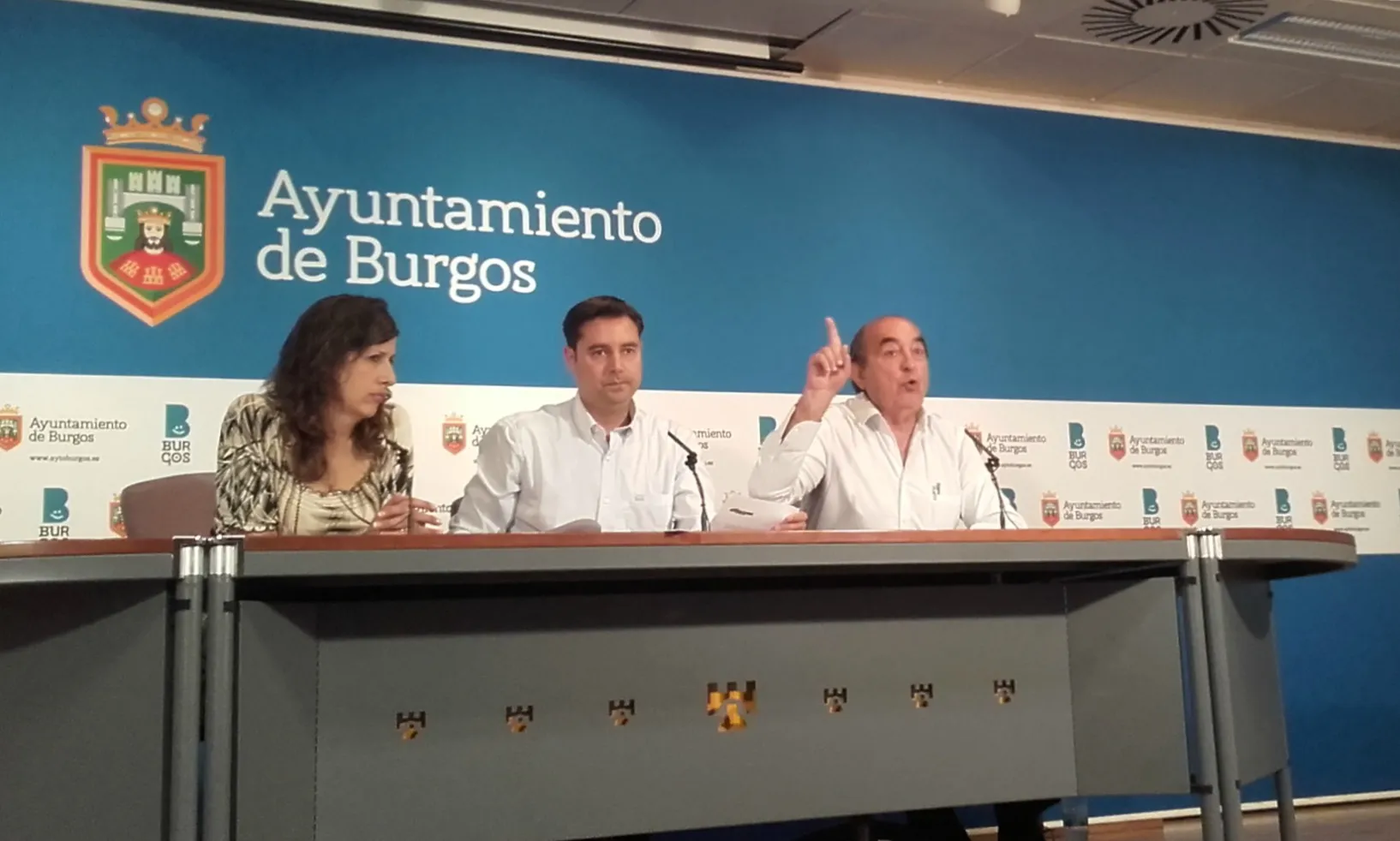 El PSOE pide llegar a un acuerdo entre todos los agentes económicos y sociales para defender los intereses municipales