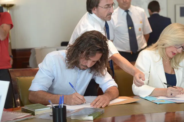 Miguel Vila recoge, por segunda vez, su acta de diputado por Burgos
