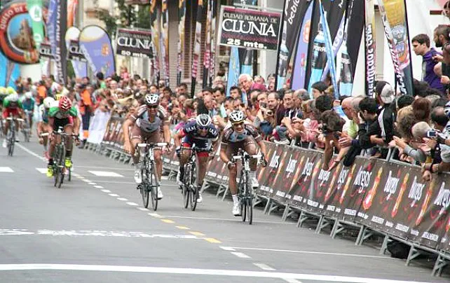 Aparcamientos prohibidos y cortes de tráfico para la Vuelta a Burgos
