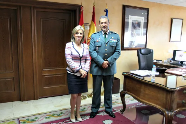 La delegada del Gobierno en Castilla y León recibe al coronel Salóm Clotet