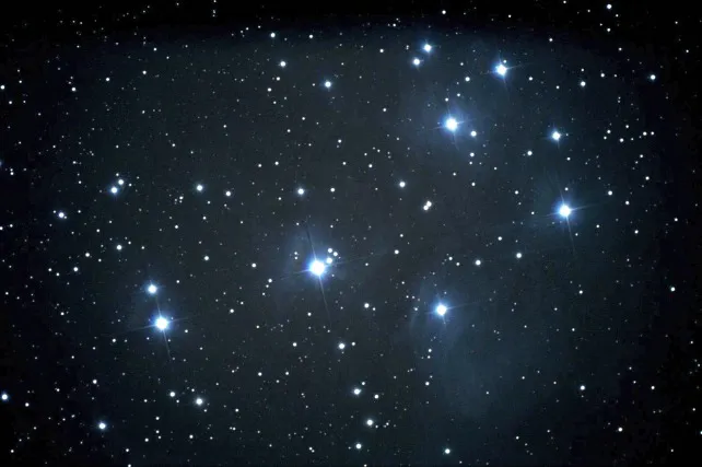 Observa las lluvia de estrellas en el Valle de Mena