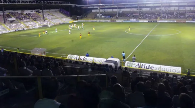 Fútbol Burgos: El Burgos CF deja escapar tres puntos en casa ante el Caudal (3-4)