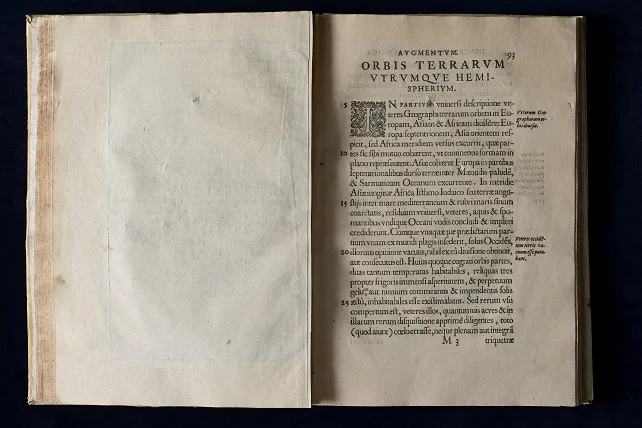 La Junta restaura dos libros pertenecientes al fondo antiguo de la Biblioteca Pública de Burgos