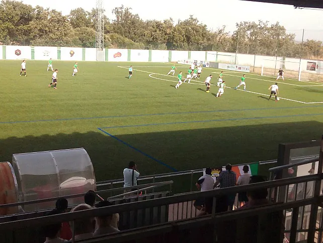 El Burgos CF logra un punto ante el Guijuelo que le sabe a poco (1-1)