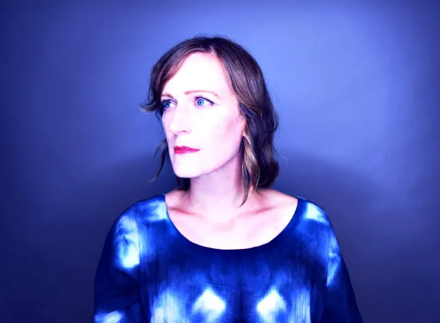 Laura Gibson en Coordenadas Polares