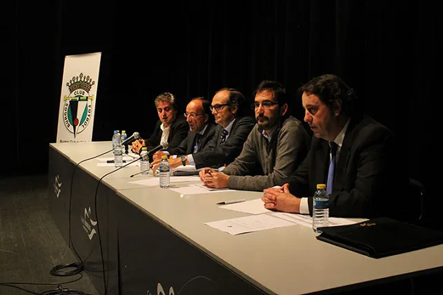 Los socios del Burgos CF rechazan las cuentas y la gestión de la Directiva