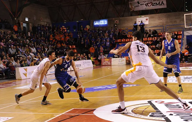 El Miraflores recupera su identidad ante Oviedo (106-83)