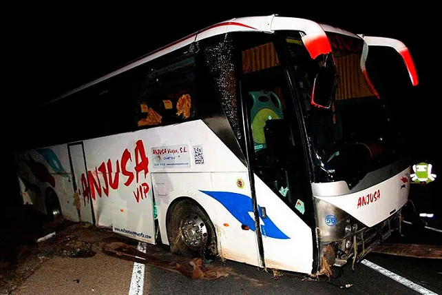 Una colisión entre un turismo y el autobús del Tau Castelló deja una víctima mortal