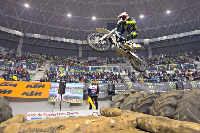 Dani Giber domina en el Superenduro de Burgos y se coloca líder de la Copa de España