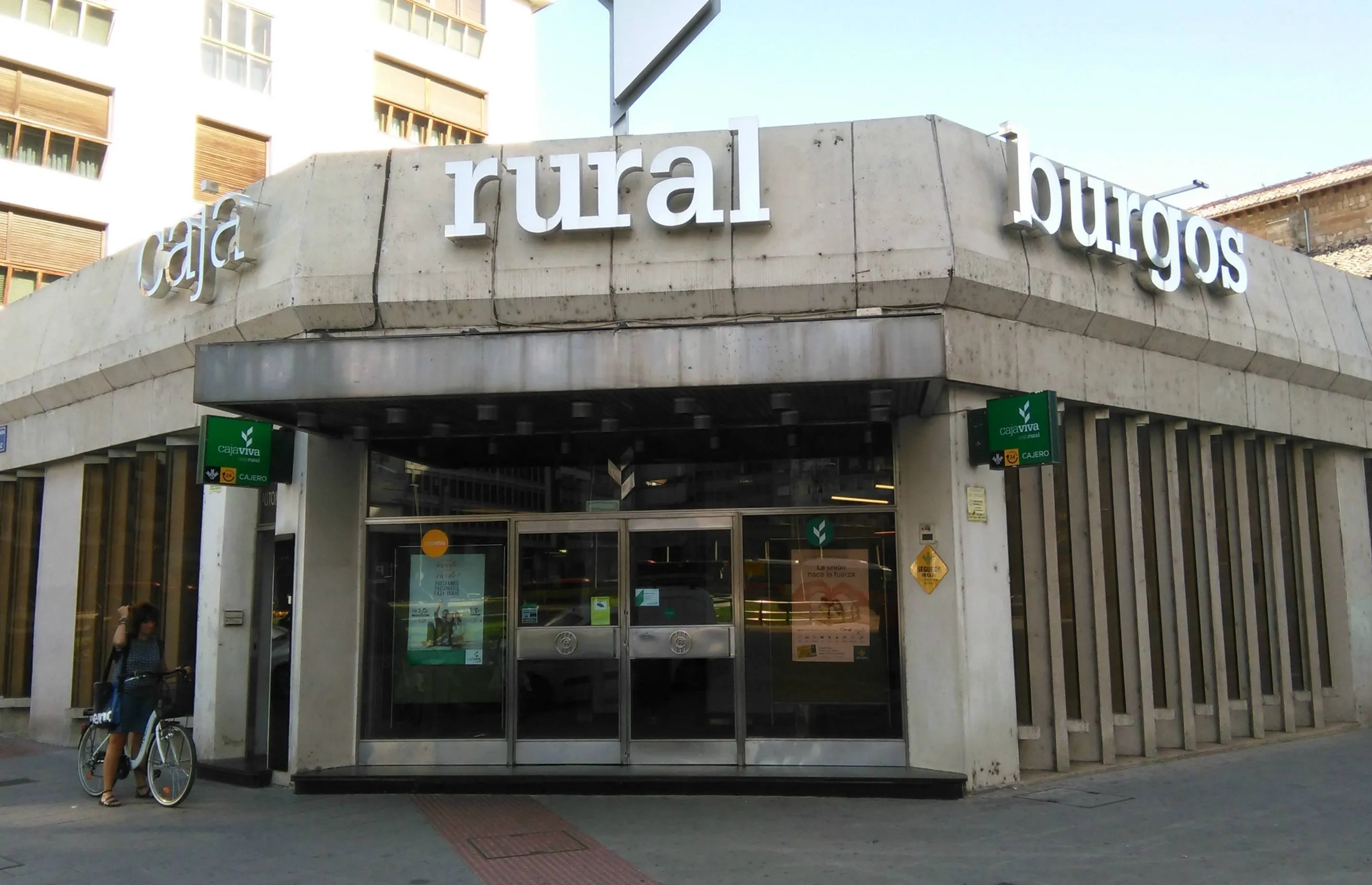Economía y Empresa Burgos: El programa Joven In de Cajaviva Caja Rural sortea un viaje a Nueva York para sus clientes