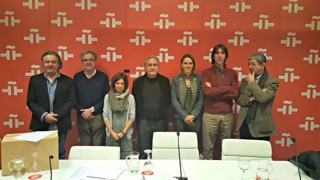 La piel es periferia de José García Obrero, premio del XLIII Premio de Poesía Ciudad de Burgos.