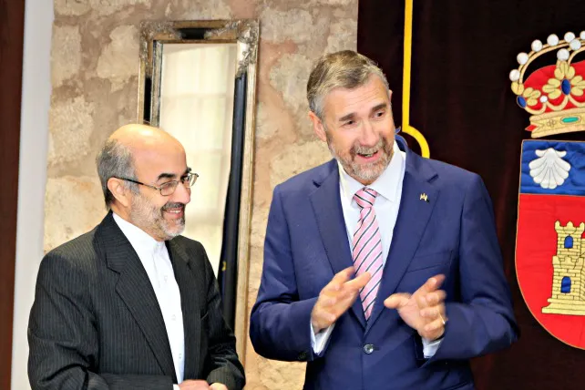 El Embajador de la República Islámica de Irán en Madrid, se entrevista con el Rector