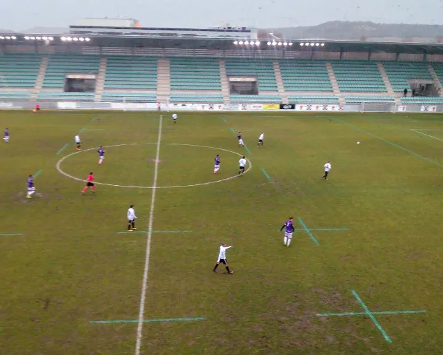 El Burgos consigue un punto en Palencia