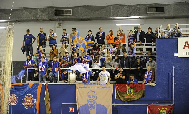 Viaje organizado para animar al CB Miraflores en Vitoria