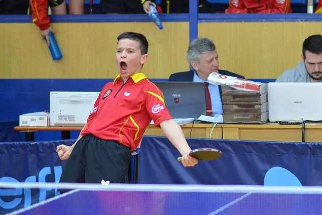 Daniel Berzosa, triple campeón en Eslovaquia