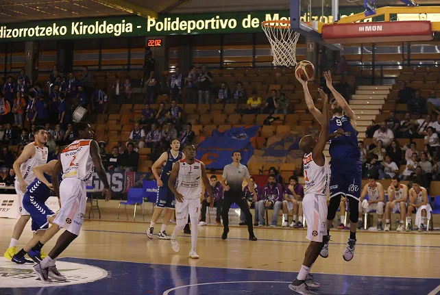 El San Pablo impone su ley en Mendizorroza (70-87)