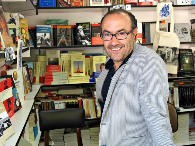 Jesús Marchamalo y Oscar Esquivias conversarán sobre bibliotecas personales de escritores famosos
