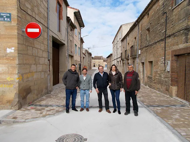 Tardajos inaugura la reformada Calle Real