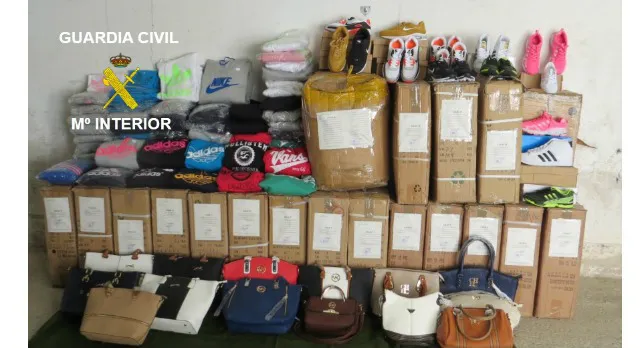 La Guardia Civil interviene en Belorado más de 300 artículos de ropa deportiva y complementos falsificados