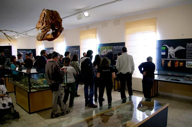 Provincia Burgos: El Grupo Socialista pide a Rico que urja a la Junta a incluir en los PGC 2017 el nuevo Museo de Dinosaurios de Salas