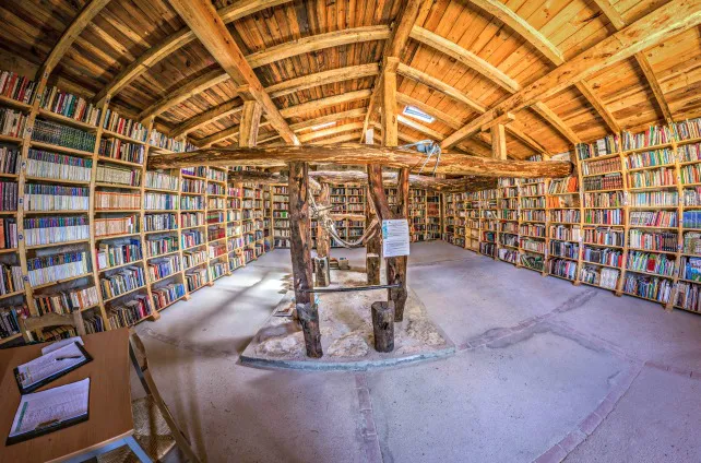 Cultura Burgos: Poesía y Fotografía en la Sala Audi de Ural Motor