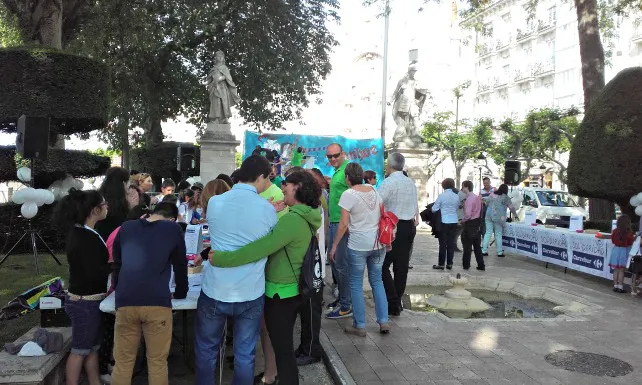 Actualidad Burgos: La Feria del Libro recibe a niños y jóvenes con síndrome de down