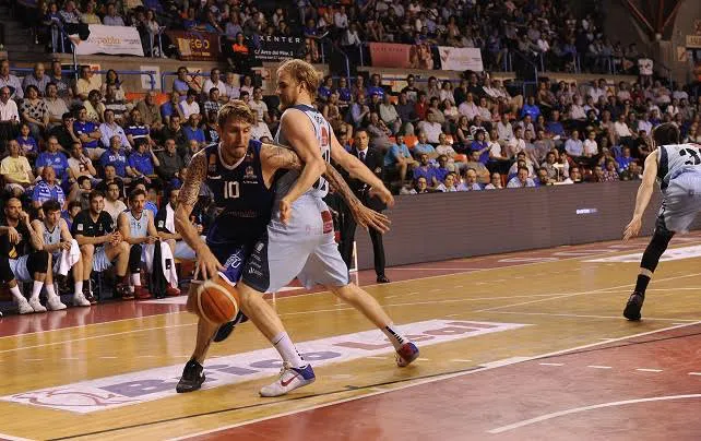 Deportes Burgos: El San Pablo tumba a Breogán por la vía rápida y se mete en la final por el ascenso (92-81)