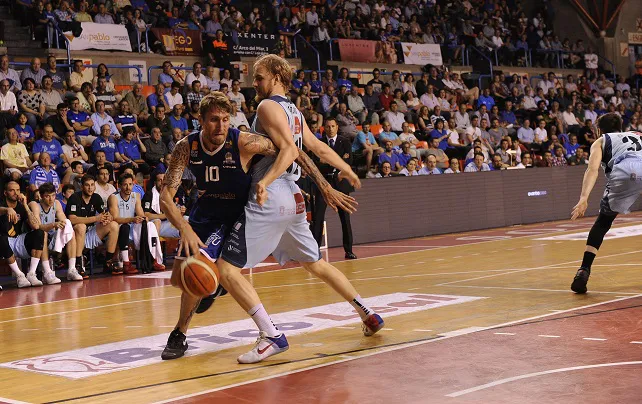 Deportes Burgos: El San Pablo tumba a Breogán por la vía rápida y se mete en la final por el ascenso (92-81)