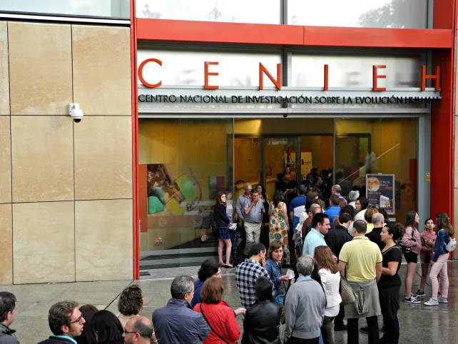Actualidad Burgos: 800 personas visitaron el CENIEH en la Noche Blanca